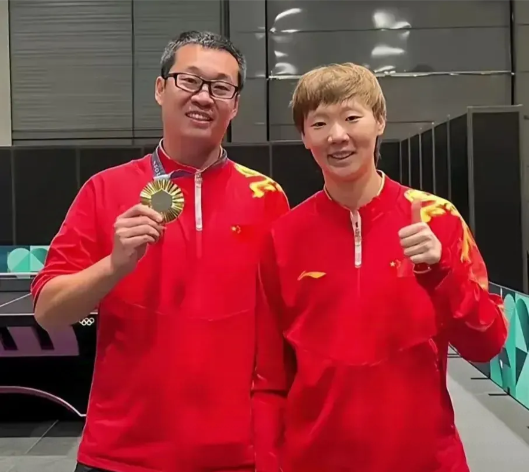 橄榄球半决赛，庐州海豚队与北城铁骑队读秒扳平，体能对抗拉满！教练团队居功至伟的简单介绍爱游戏体育APP网页版